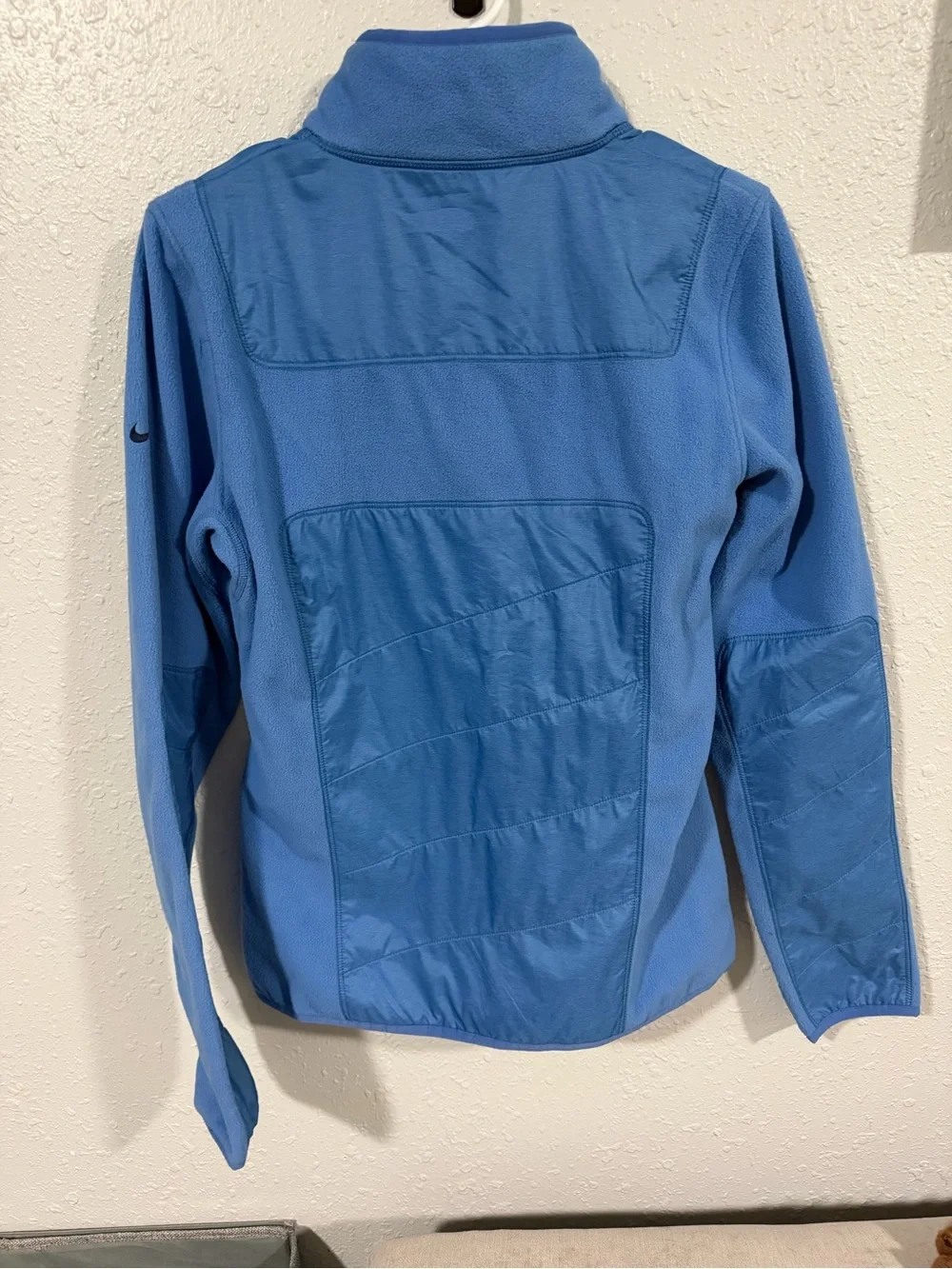 Nike adds zippered